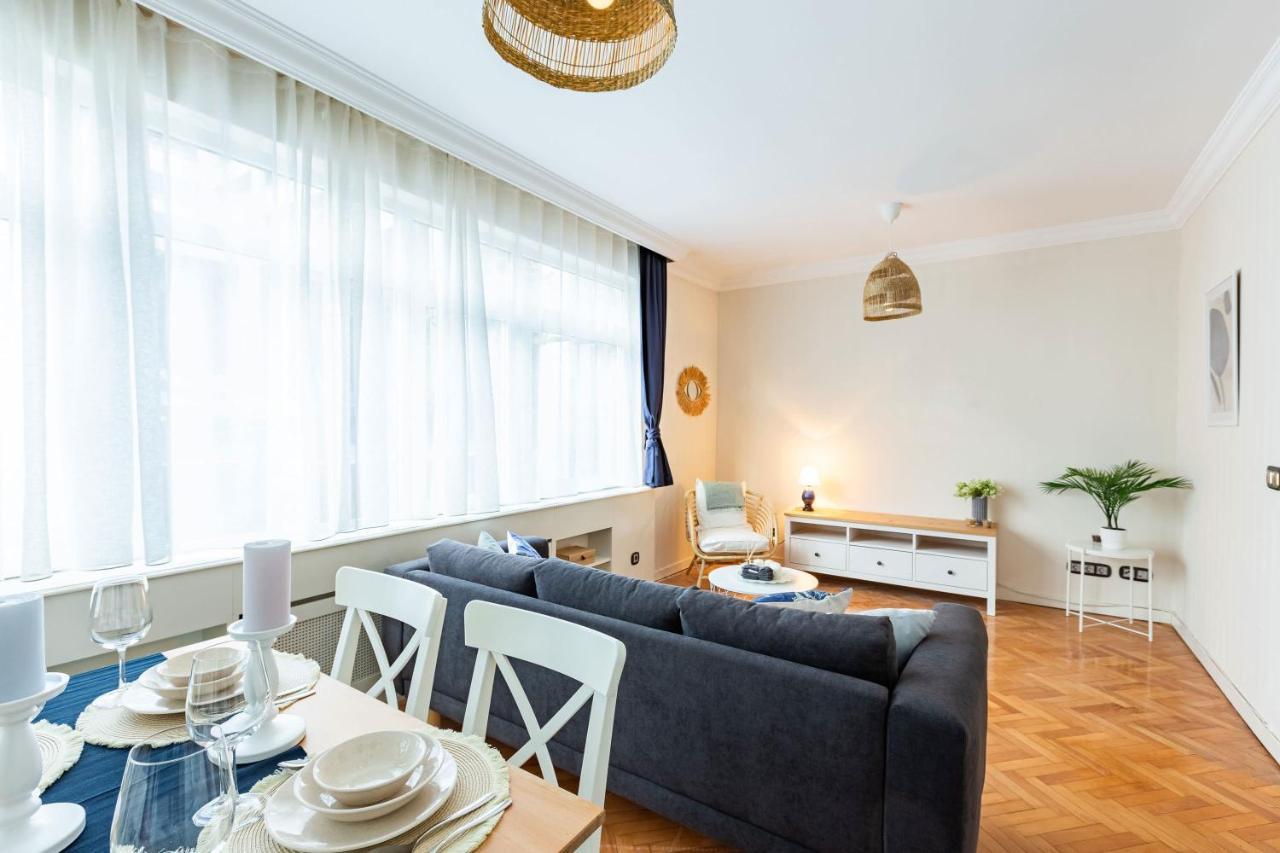 Flat With Excellent Location In Tesvikiye, Sisli Apartamento Estambul Exterior foto