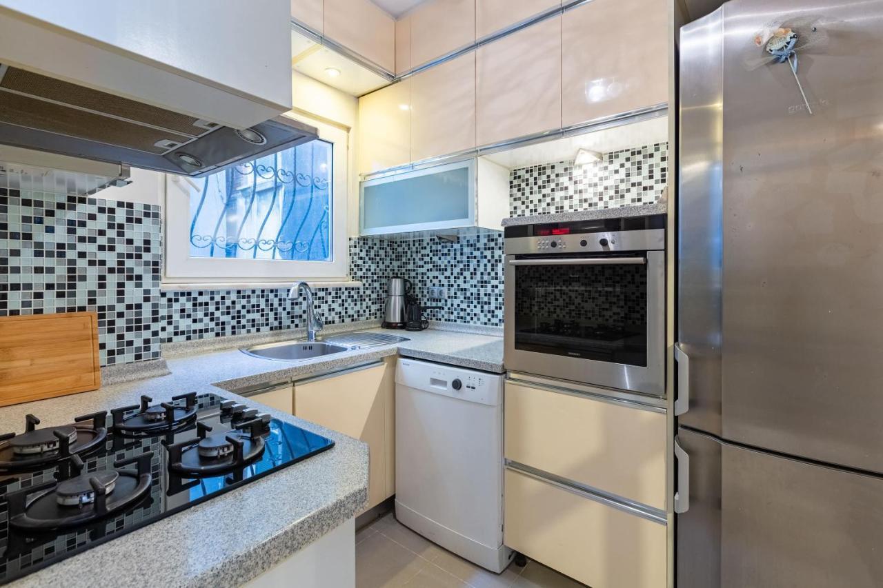 Flat With Excellent Location In Tesvikiye, Sisli Apartamento Estambul Exterior foto
