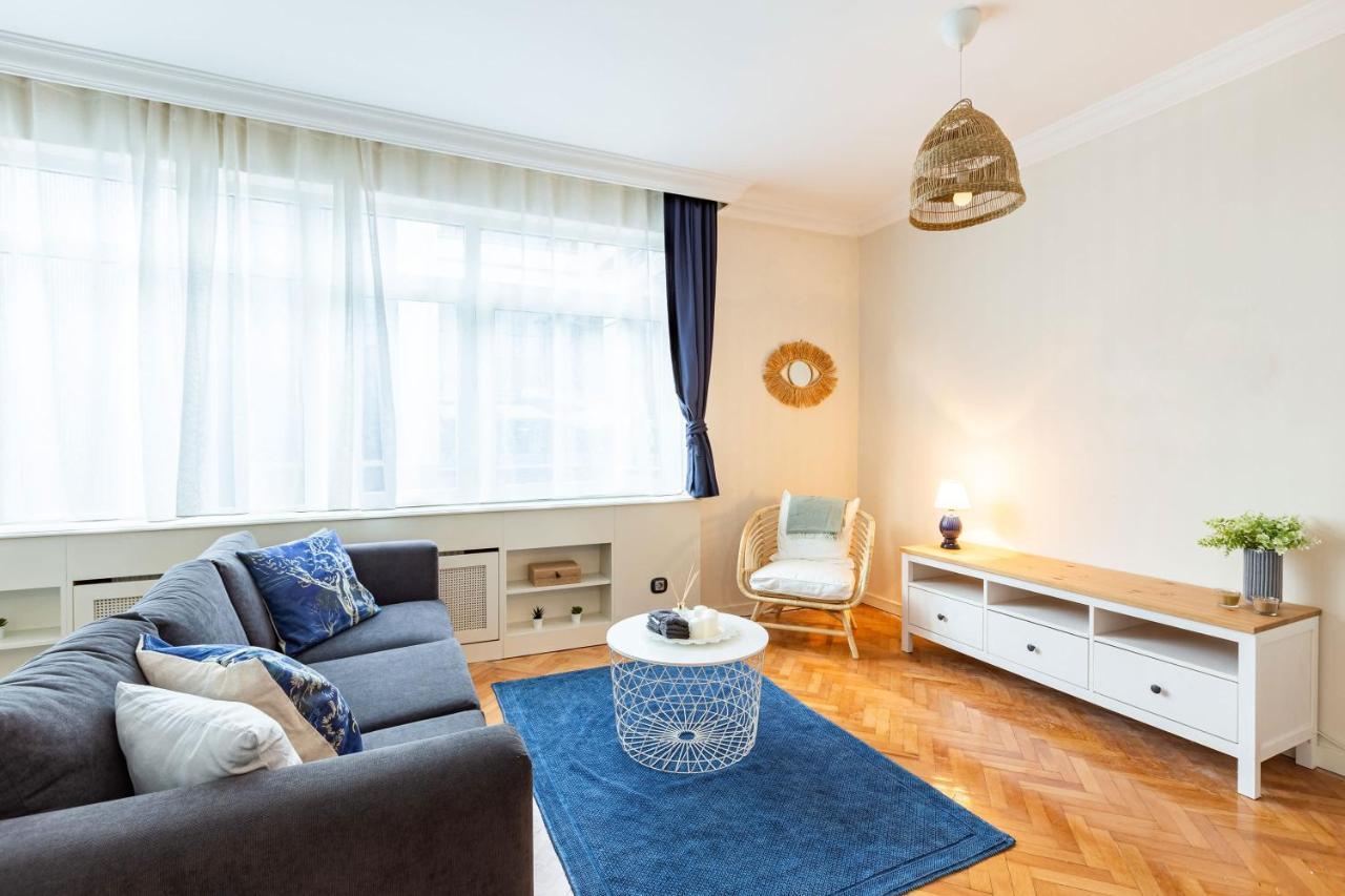 Flat With Excellent Location In Tesvikiye, Sisli Apartamento Estambul Exterior foto