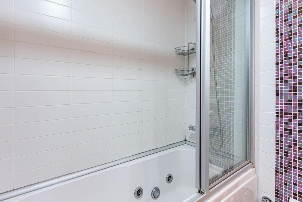 Flat With Excellent Location In Tesvikiye, Sisli Apartamento Estambul Exterior foto