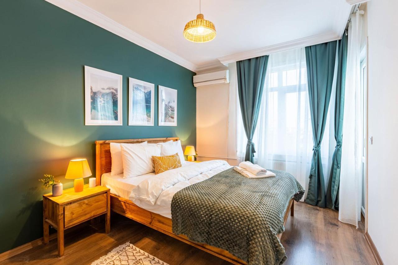 Flat With Excellent Location In Tesvikiye, Sisli Apartamento Estambul Exterior foto