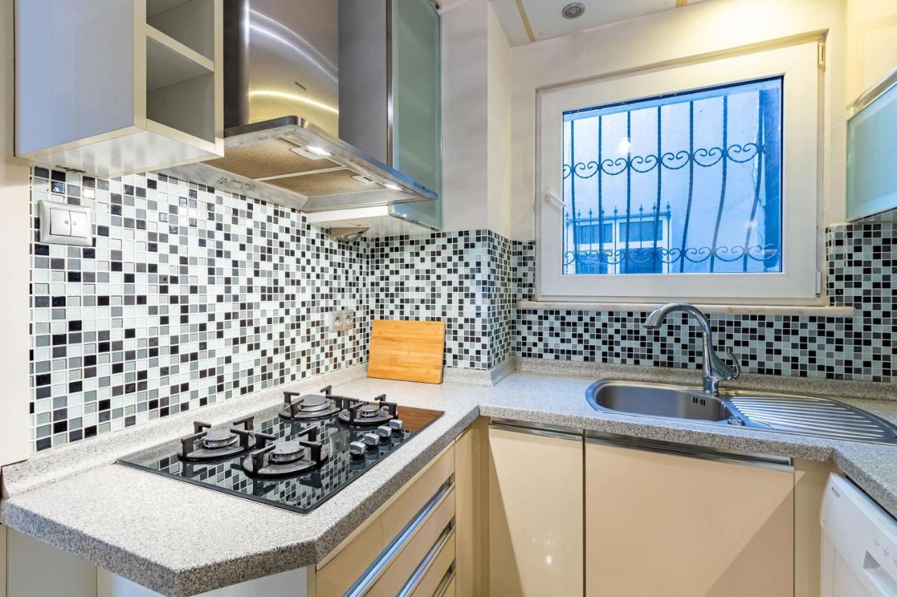 Flat With Excellent Location In Tesvikiye, Sisli Apartamento Estambul Exterior foto
